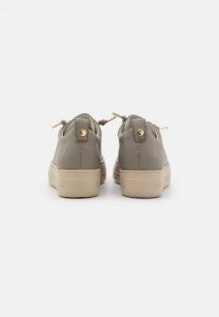 Paul Green Femme Baskets Basses Hunter 11 Paul Green Femme Baskets Basses Hunter -France Paul Green Soldes Boutique 075d1616ce0f4540a29124d6c9d0290e