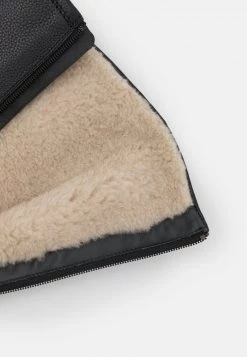 Paul Green Femme Bottes à Plateau Black -France Paul Green Soldes Boutique 570aa098f31a4c168c3c7b95af103c0e